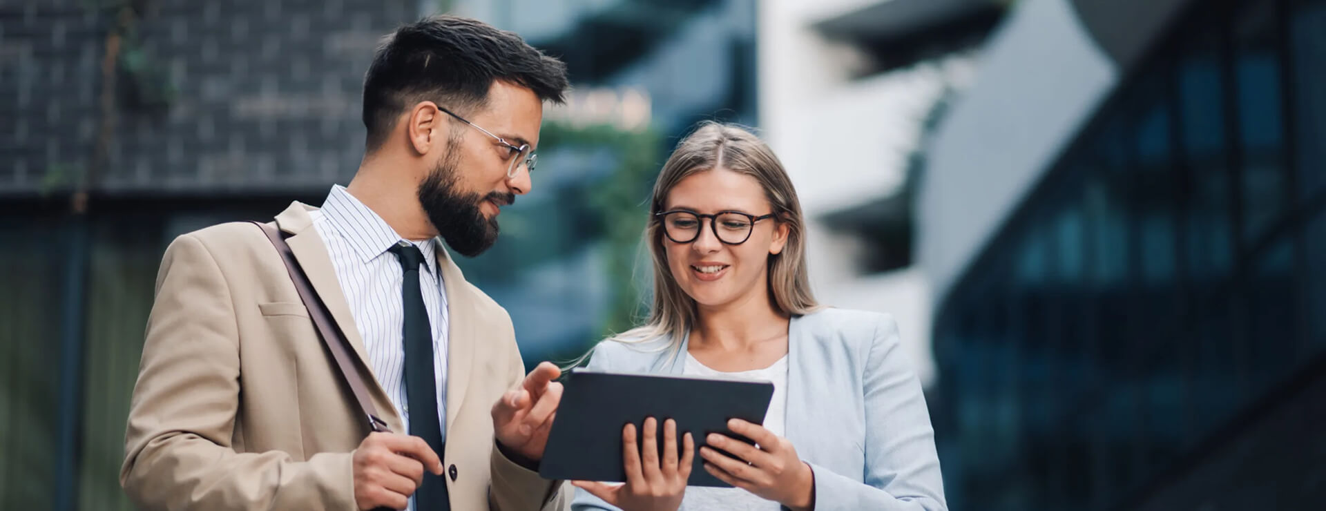 Проведем предварительную оценку вашего кейса и подскажем оптимальный вариант открытия счета