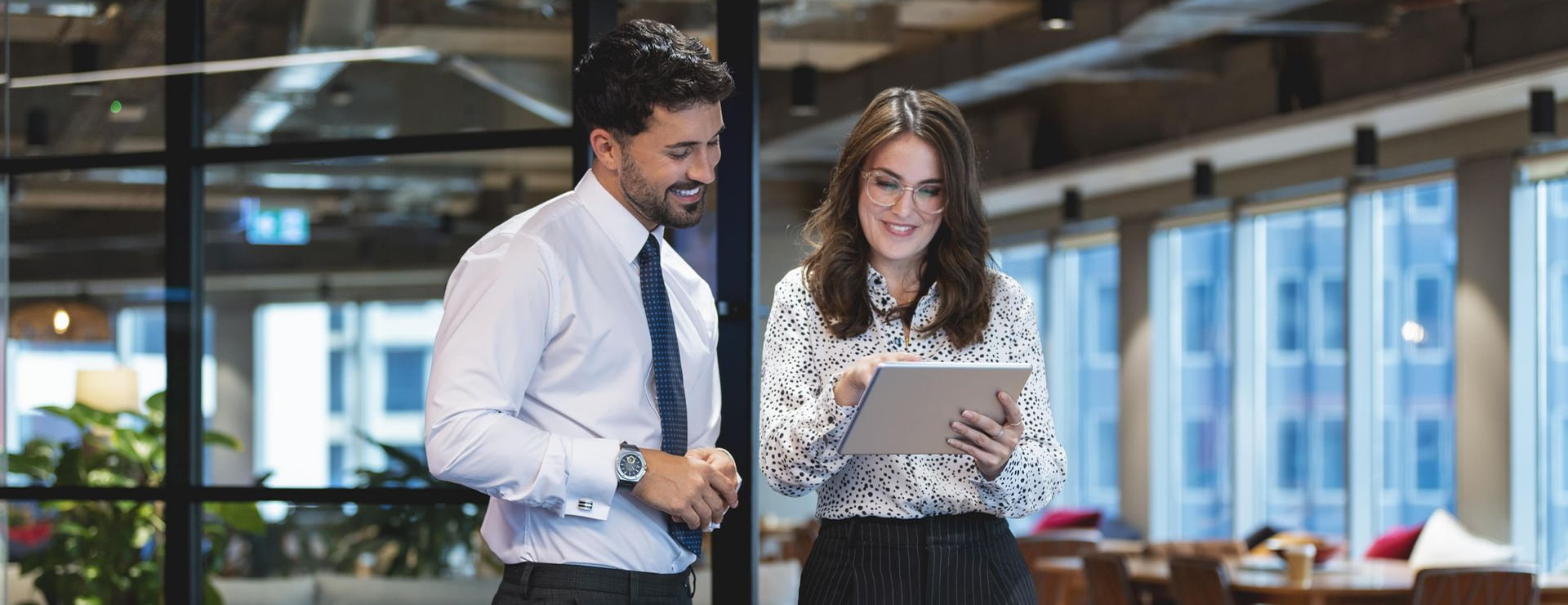 Помогаем получить разрешения DFSA, FSRA, VARA и SCA для работы с виртуальными активами