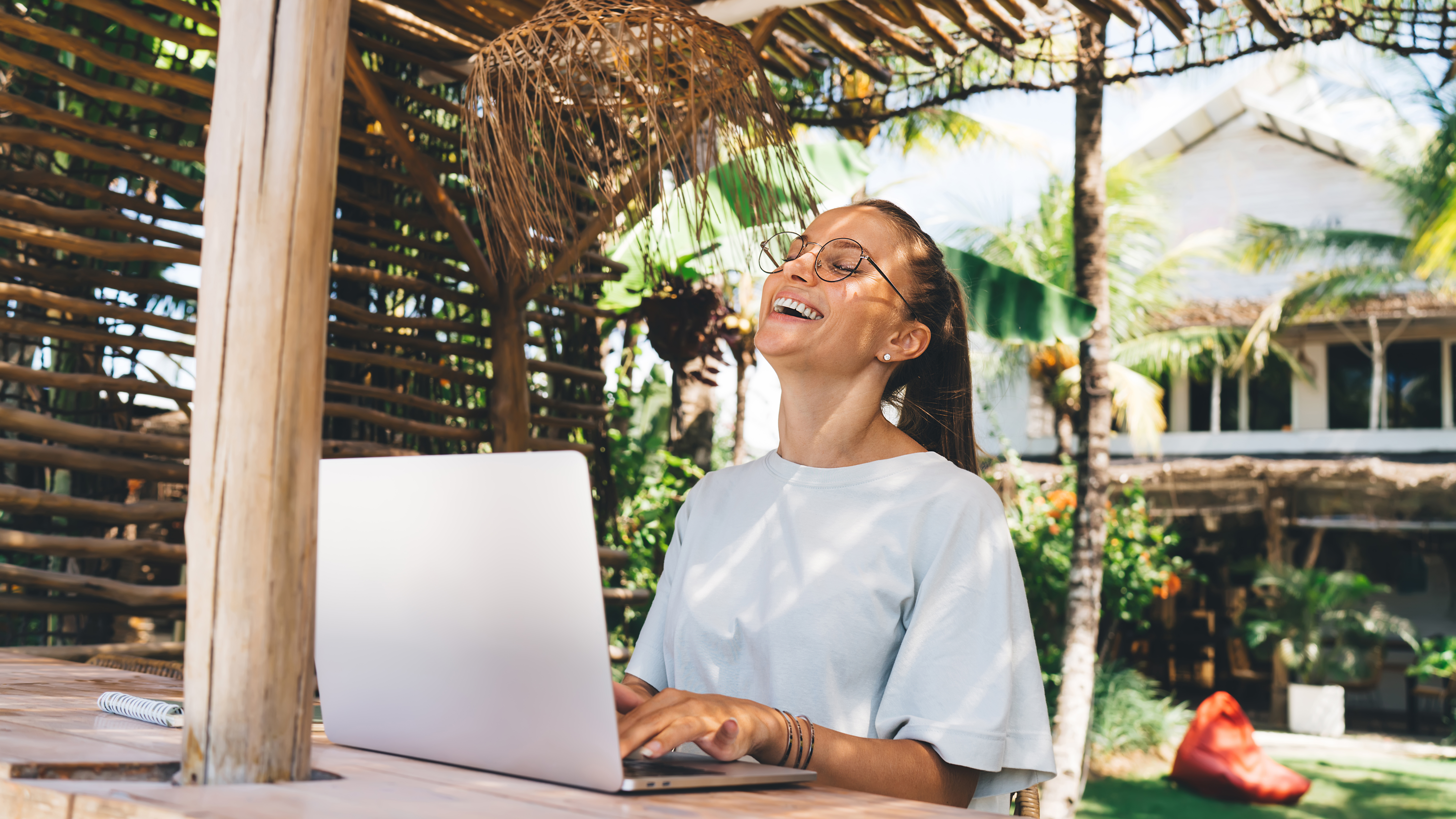 What does a digital nomad visa in Dubai offer?