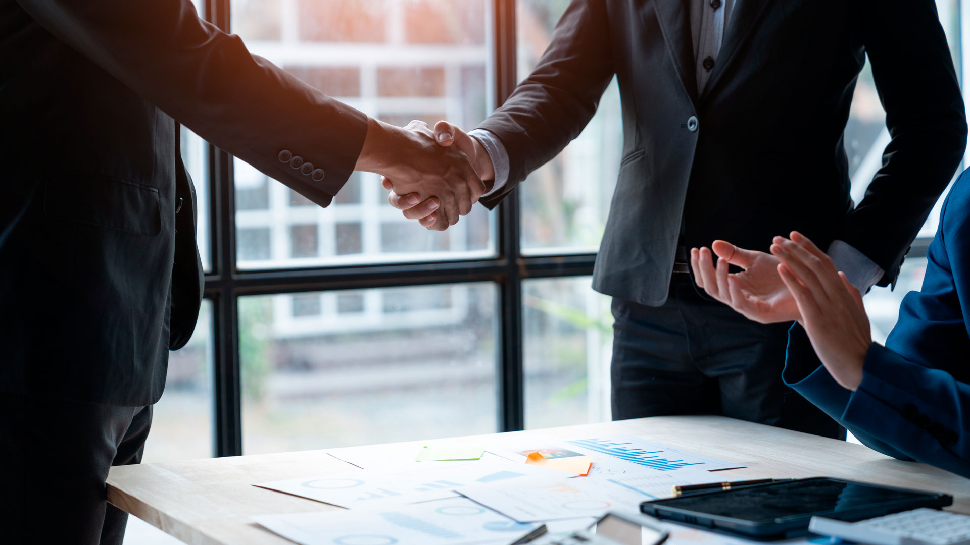 ВНЖ за инвестиции: сравнение программ и реальные условия